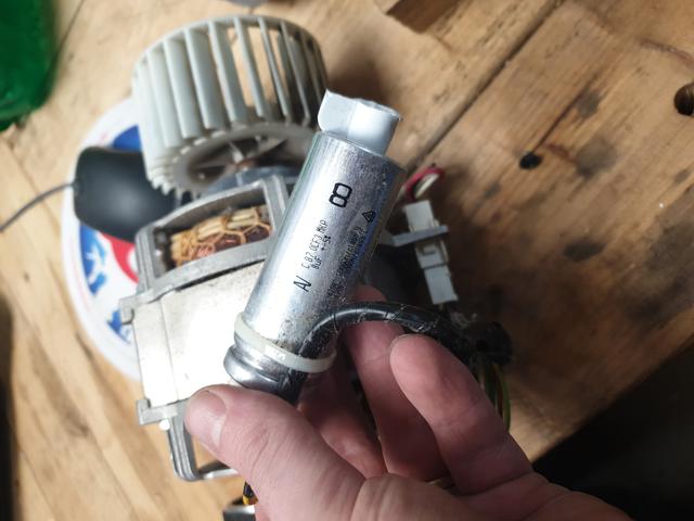The big capacitor.
